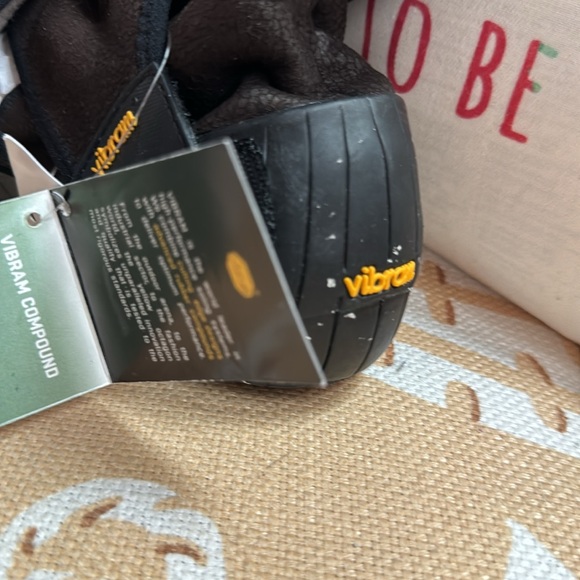 Vibram Shearling Furoshiki HBoots - Picture 5 of 10